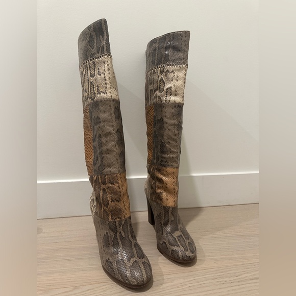 Coach | Trudie PRT Python Olive Brown
Natural Snakeskin Boot Size: 8B - Picture 7 of 7